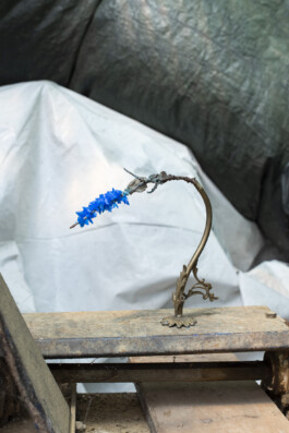 Nicola Ghirardelli, Ignis fatuus (Formed by lightfire), 2022, brass, cork branch and copper sulphate, 35 x 25 x 7 cm Installation view of last exhibition at the gallery