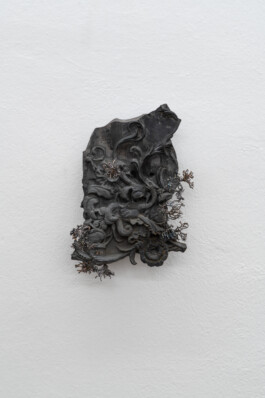 Nicola Ghirardelli, Petricore (5), 2024 Terracotta finished with bucchero technique, silver and iron 40 × 27 × 10 cm; the artworks are produced using the bucchero technique - a firing process in the absence of oxygen, which, thanks to the combustion of wood, branches and sawdust, allows ferrous oxide to develop, producing a characteristic metallic black colour on the sculptures. Installation view of last exhibition at the gallery