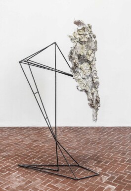 Nicola Ghirardelli, Untitled (Il limite della neve), 2021, synthetic marble and iron, 170x80x70 cm Installation view of last exhibition at the gallery