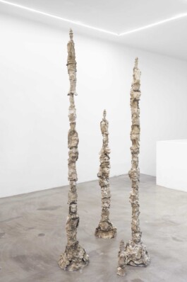 Nicola Ghirardelli, Untitled (Il limite della neve),2021, synthetic marble and iron, variable dimensions Installation view of last exhibition at the gallery